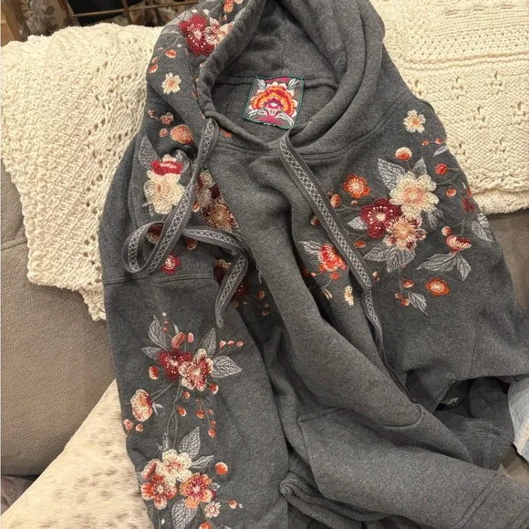 Johnny was Embroidered Floral Hooded Sweatshirt - Charcoal Gray - Picture 8 of 9